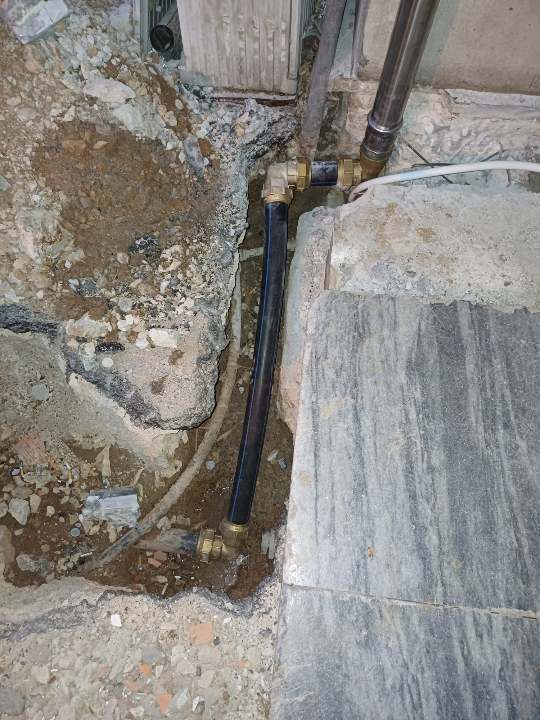 Substituição de tubagens e prumadas pelo Canalizador na Linha